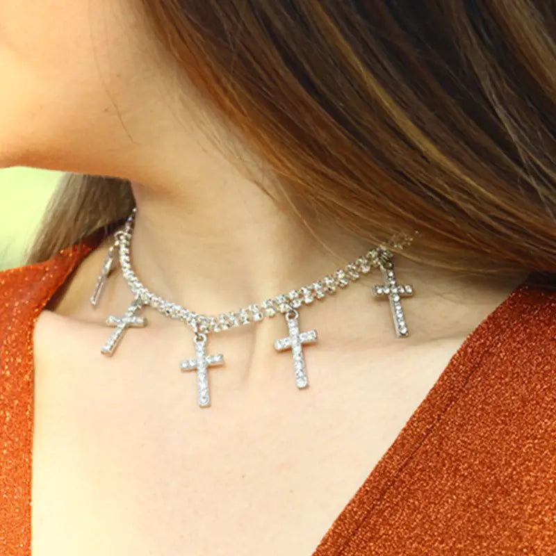 Cross pendant necklace