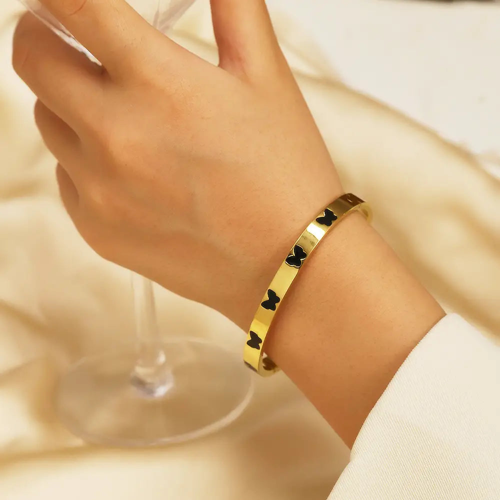 Stylish Versatile Stainless Steel Bracelet With A Premium