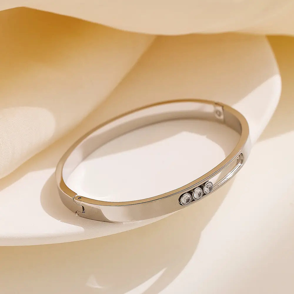 European and American titanium steel buckle women’s bracelet INS style fashionable versatile