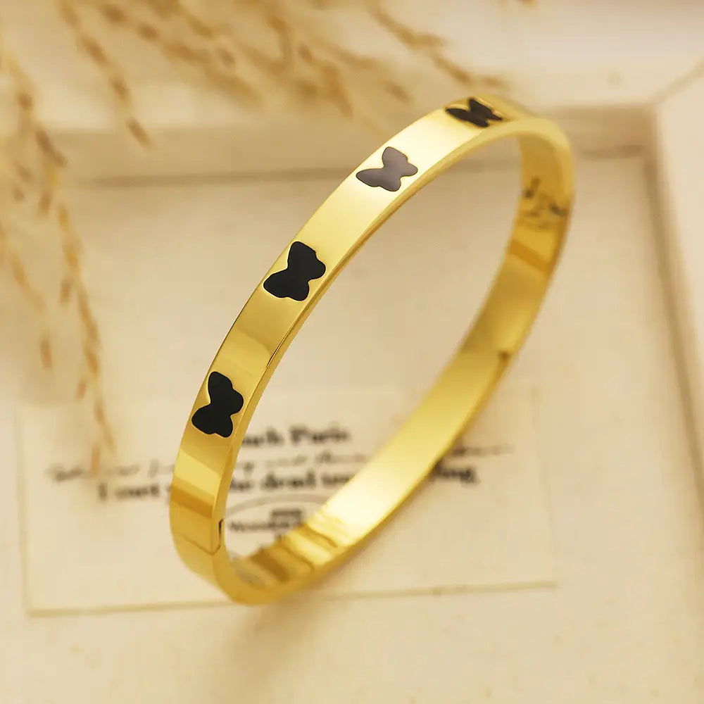 Stylish Versatile Stainless Steel Bracelet With A Premium