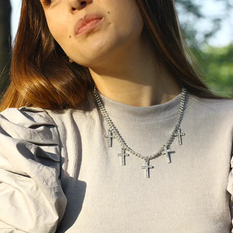 Cross pendant necklace