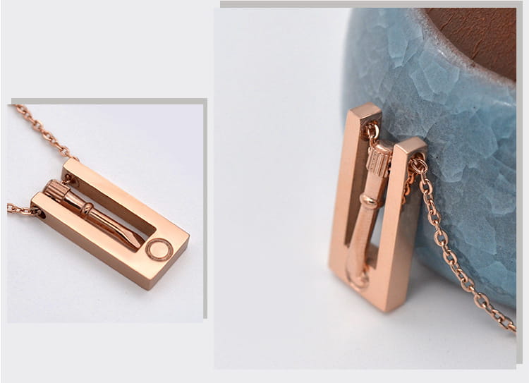 Design Sense Square Pendant Necklace Korean Fashion Simple Long Screwdriver Rose Gold Clavicle Chain