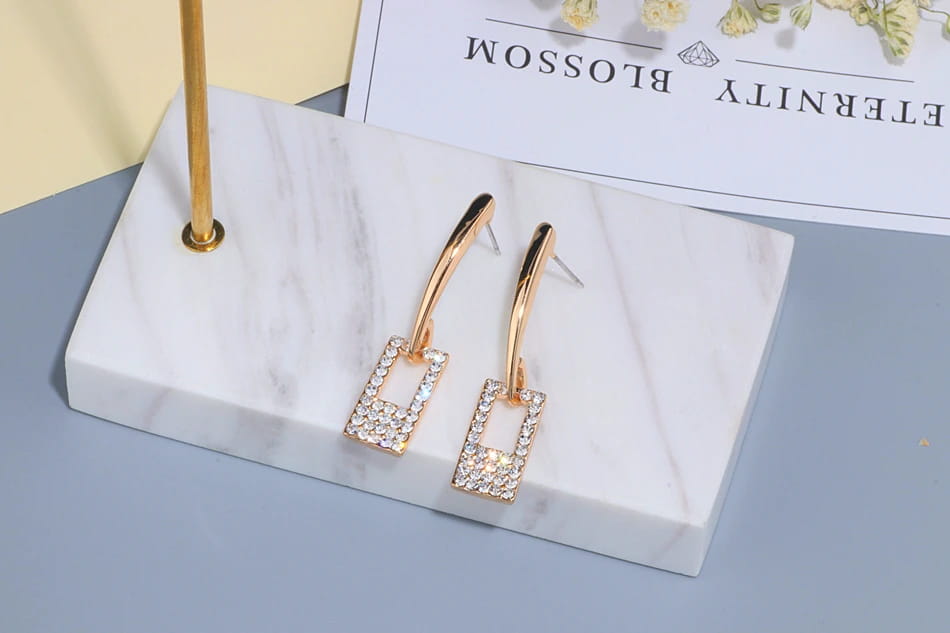Luxury Classic Gold Color Long Crystal Earring Brincos Simple Geometric Square Drop Earrings