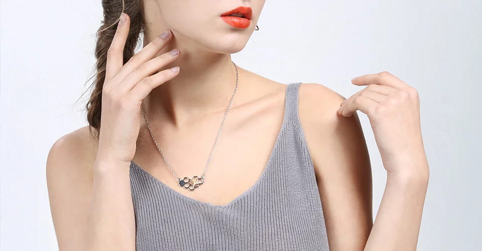 Silver Necklaces for Women Girl Heart Honeycomb Bee Animal Pendant Choker Necklace Jewelry