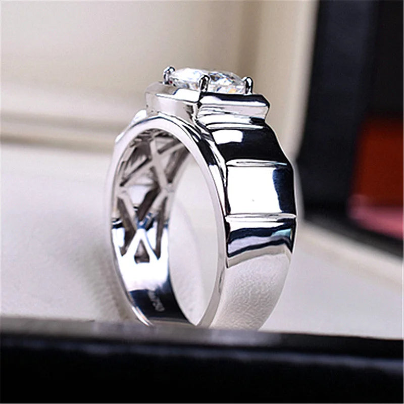 Imitation Mosan Diamond Resizable Men’s Ring Plated With 18K Platinum Four-Claw Inlaid Trapezoidal Design Tidy Men