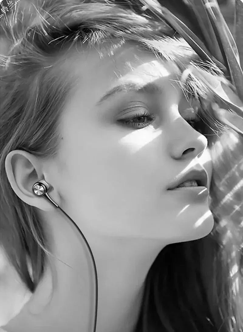 3.5mm Wired Headphones In Ear Headset Earphones with Microphone Bass HiFi Stereo Earbuds Sports In-line Control