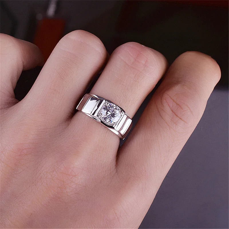 Imitation Mosan Diamond Resizable Men’s Ring Plated With 18K Platinum Four-Claw Inlaid Trapezoidal Design Tidy Men