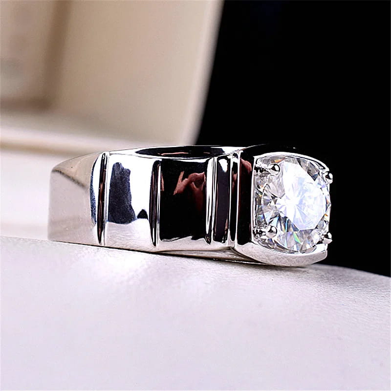 Imitation Mosan Diamond Resizable Men’s Ring Plated With 18K Platinum Four-Claw Inlaid Trapezoidal Design Tidy Men