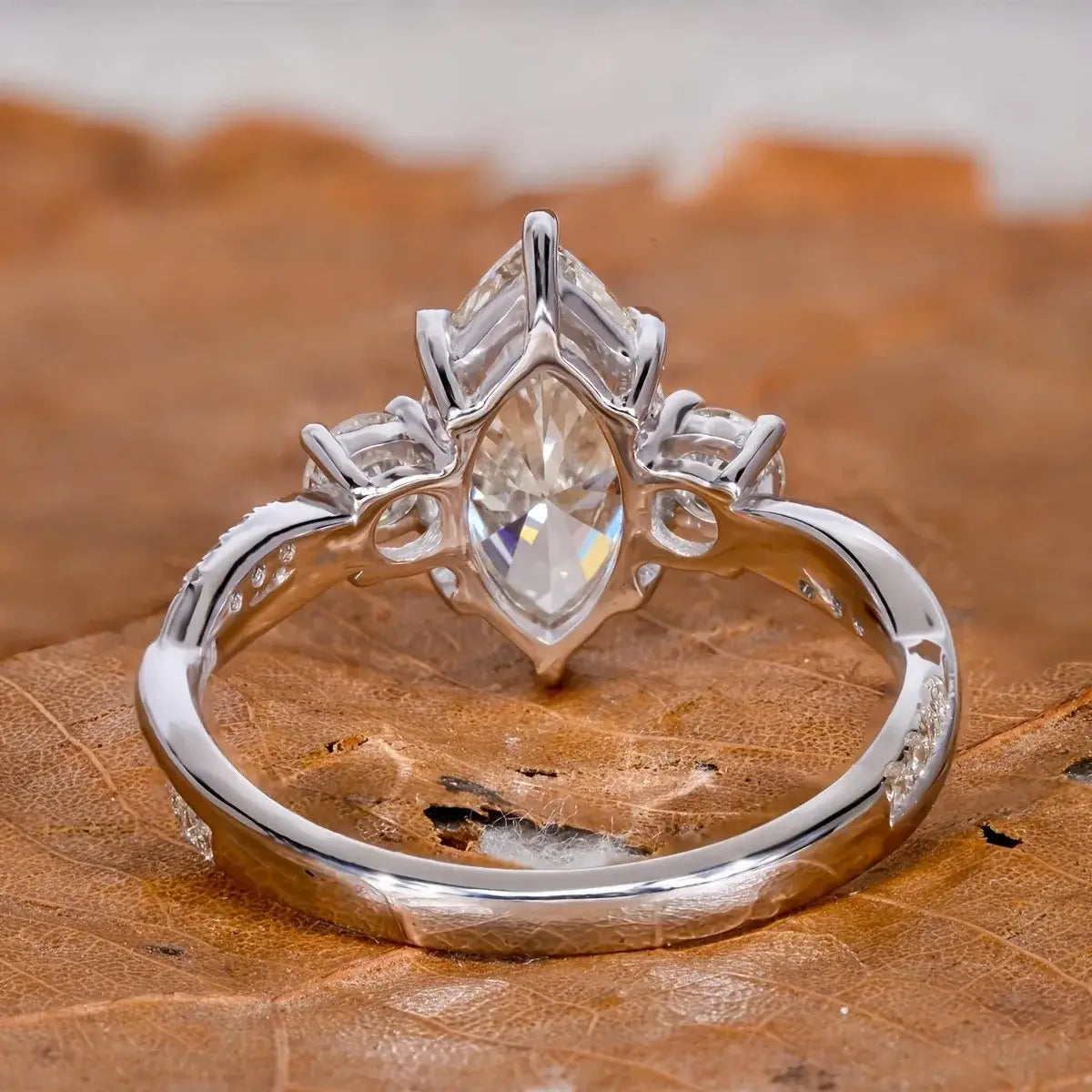 New Super Shining Exaggerated Large White Zircon Ring Wedding Engagement Women’s