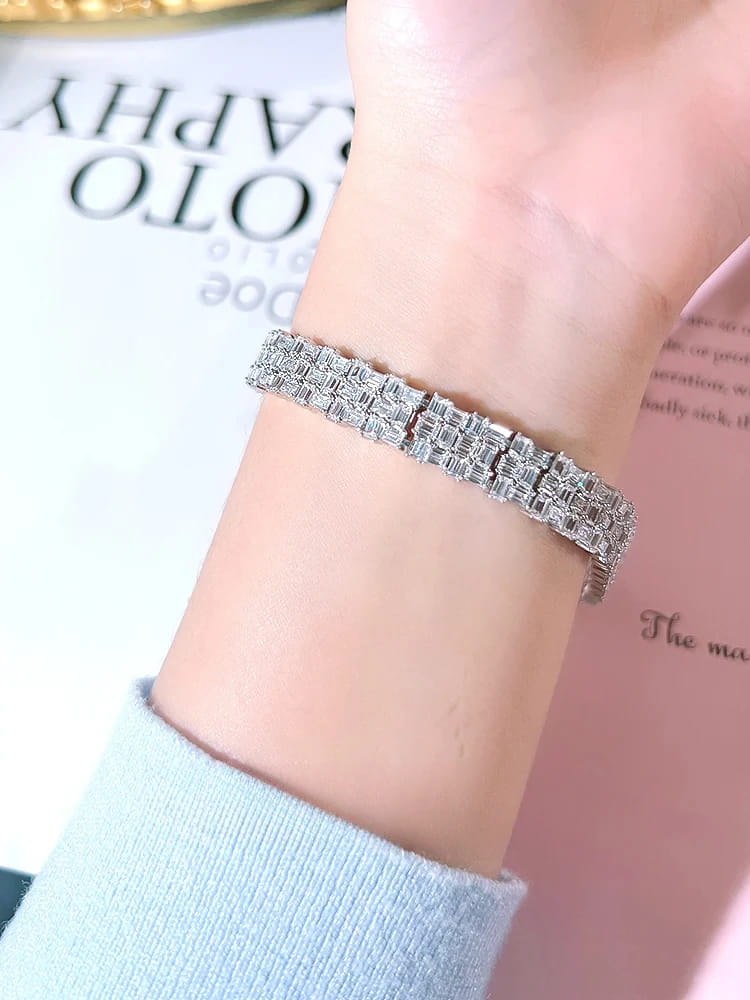Fashion Light Luxury Simple Green Cut Inlaid High Carbon Diamond 925 Versatile Silver Bracelet Wedding Jewelry