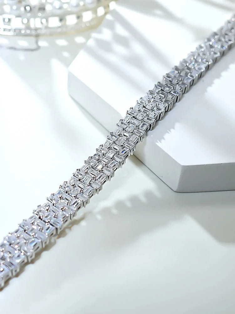 Fashion Light Luxury Simple Green Cut Inlaid High Carbon Diamond 925 Versatile Silver Bracelet Wedding Jewelry