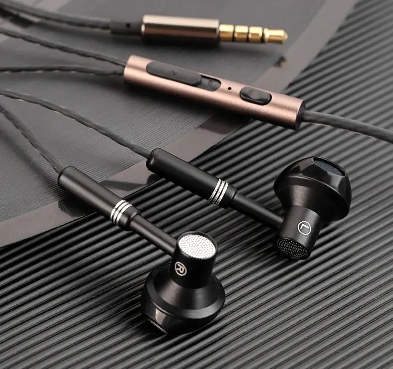 Metal Wired Earphones Sport Running Gaming Music Headphone 3.5mm In-Ear Headset with Microphone 9D Surround Sound