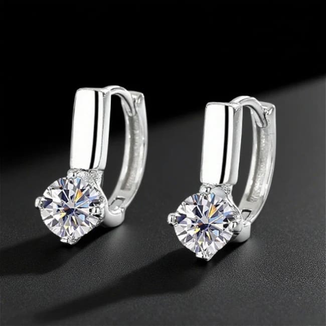 A pair of 925 silver 0.5 carat*2 four-claw round moissanite earrings for men and women 0.5ct 1 Men Earrings