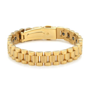 A Sleek Fashion Forward Alloy Bracelet