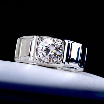 Imitation Mosan Diamond Resizable Men’s Ring Plated With 18K Platinum Four-Claw Inlaid Trapezoidal Design Tidy Men