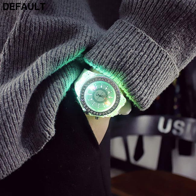 Unisex Quartz 7 Color Light Wristwatch with Silicone Rubber Case Men Watches Best Selling Products